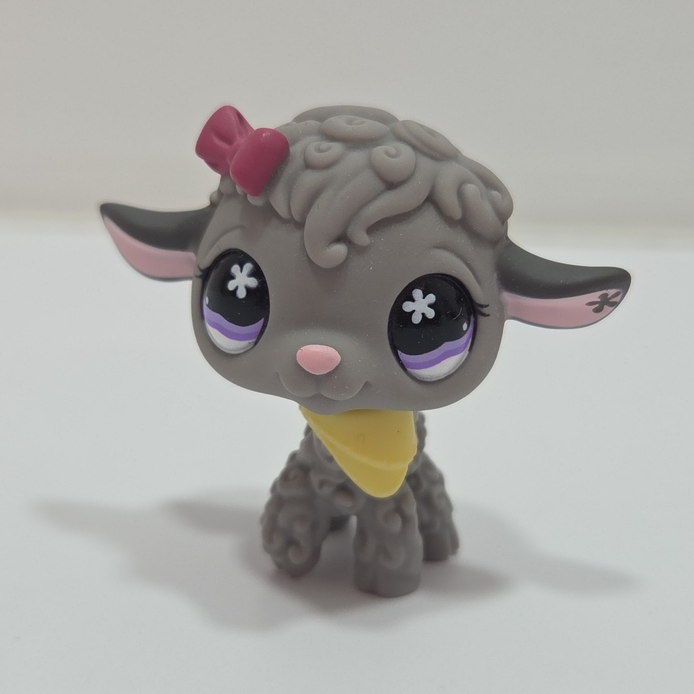 Littlest Pet Shop LPS Authentic #477 Gray LAMB Purple Flower Eyes W/ Bandana